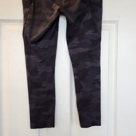 EUC Lululemon Fast & Free HR Crop 23" - Picture 13 of 16